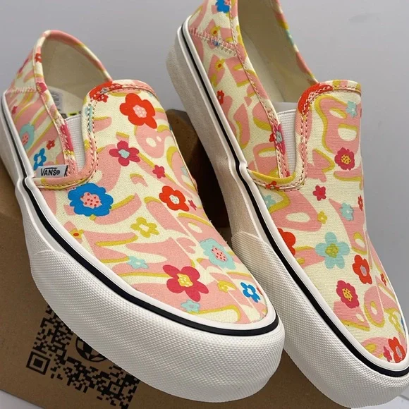 Vans WMNS Floral Slip-On Sneakers - Multicolor Slip-On Vr3 Sf
Groovy Floral Mars - Picture 6 of 16